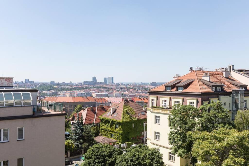 Jt'S Apartments Korunni Str. Prag Exteriör bild